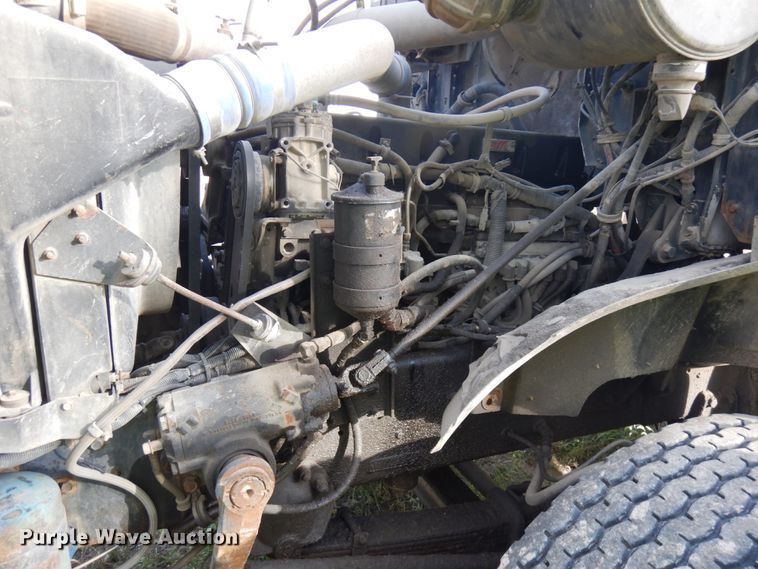 image for item JQ9291 2000 International 5000  ready mix truck