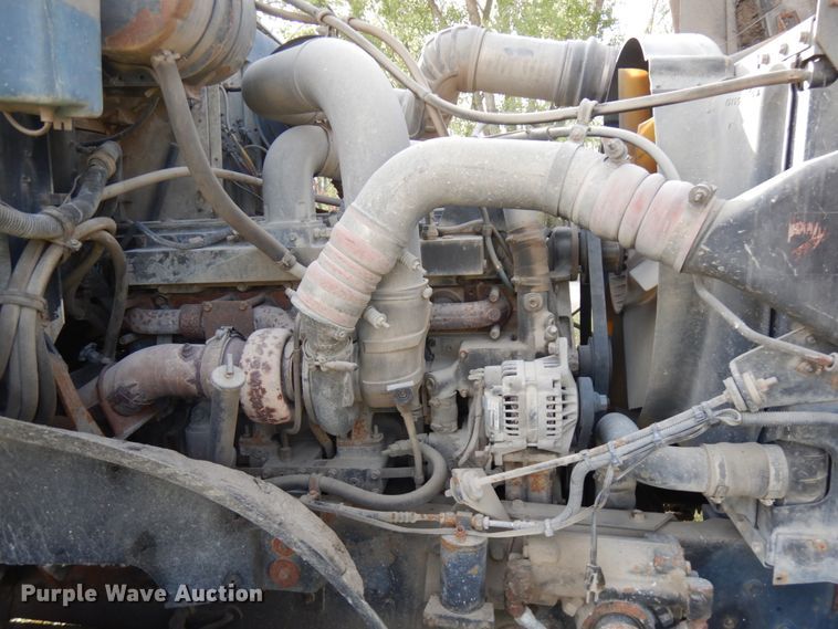 image for item JQ9291 2000 International 5000  ready mix truck