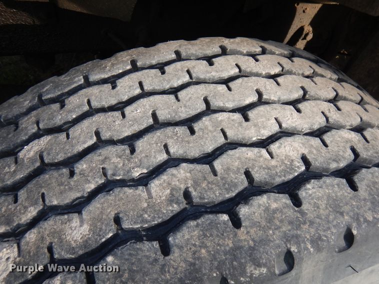 image for item JQ9291 2000 International 5000  ready mix truck