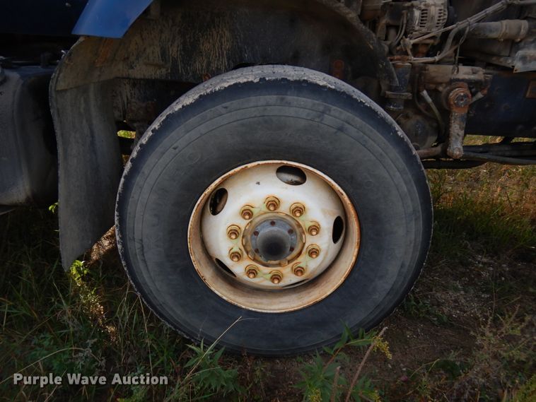 image for item JQ9291 2000 International 5000  ready mix truck