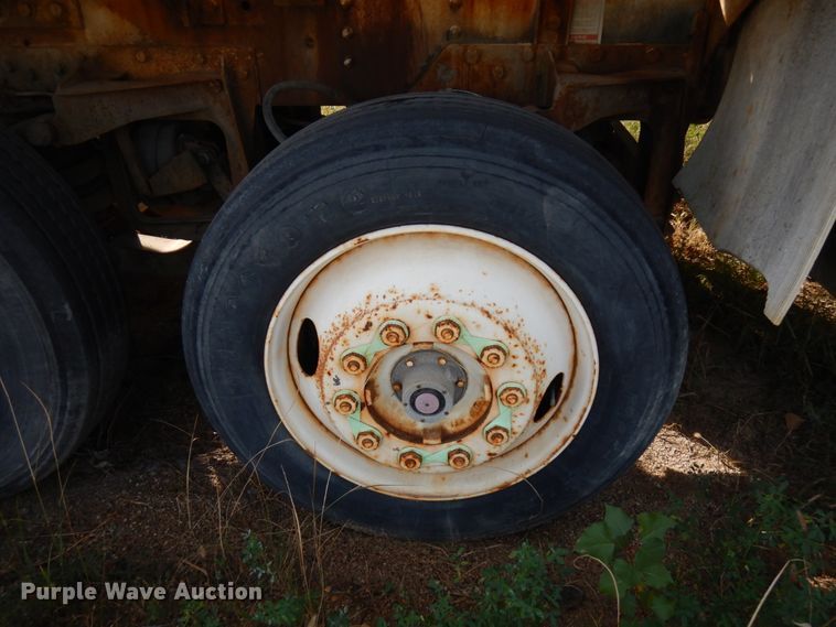 image for item JQ9291 2000 International 5000  ready mix truck