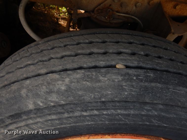 image for item JQ9291 2000 International 5000  ready mix truck