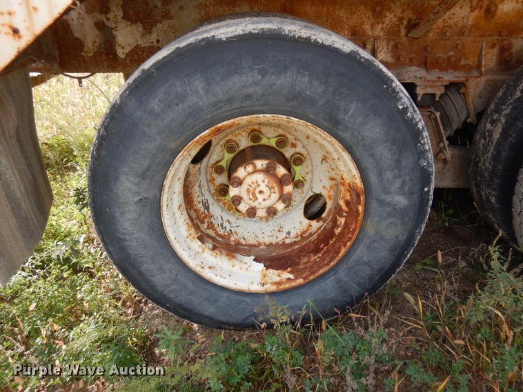 image for item JQ9291 2000 International 5000  ready mix truck