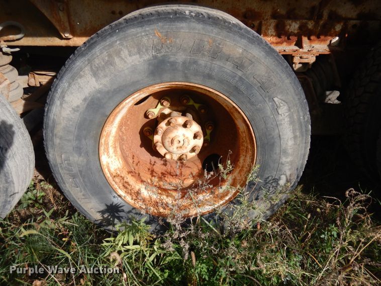 image for item JQ9291 2000 International 5000  ready mix truck