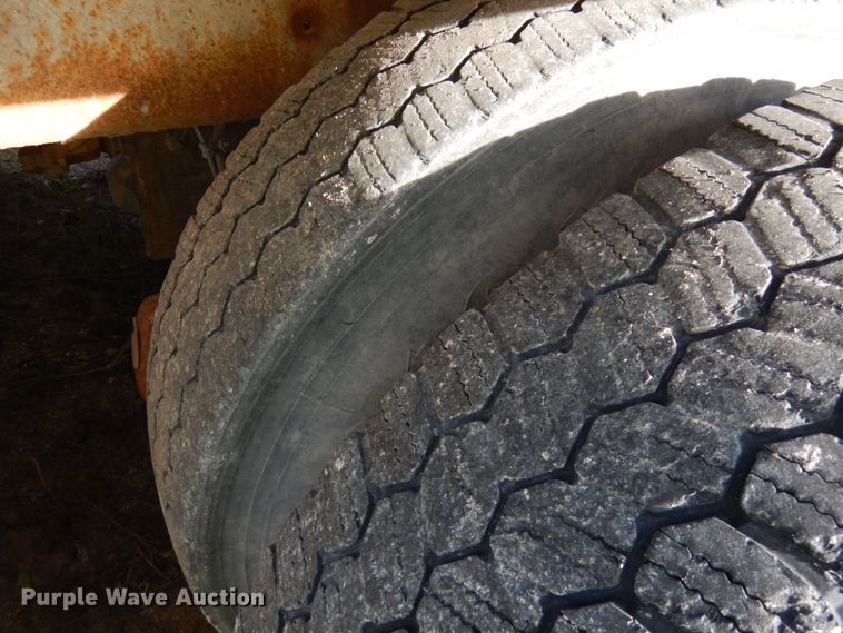 image for item JQ9291 2000 International 5000  ready mix truck