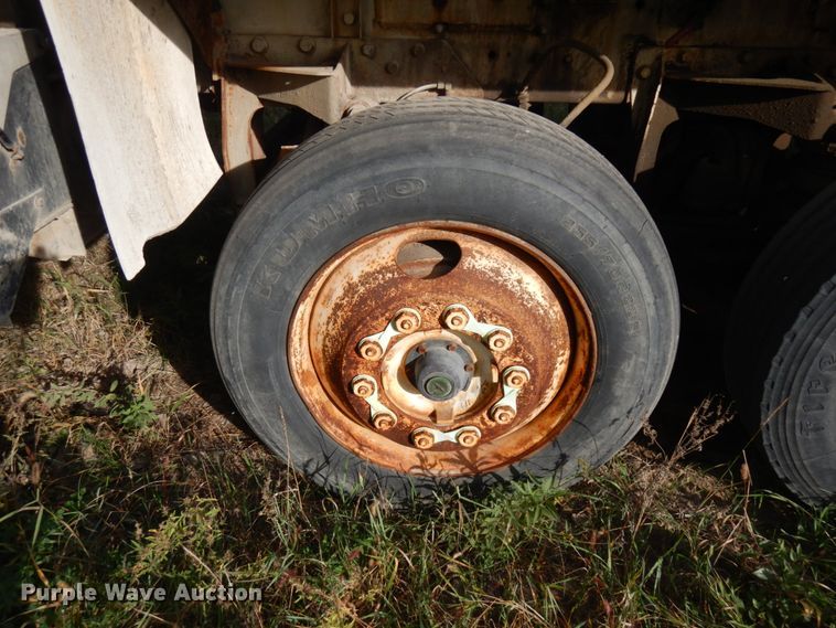 image for item JQ9291 2000 International 5000  ready mix truck