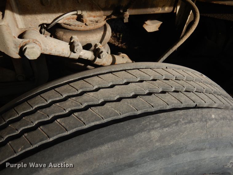 image for item JQ9291 2000 International 5000  ready mix truck