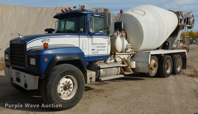 image for item JQ9292 1999 Mack RD690S  ready mix truck