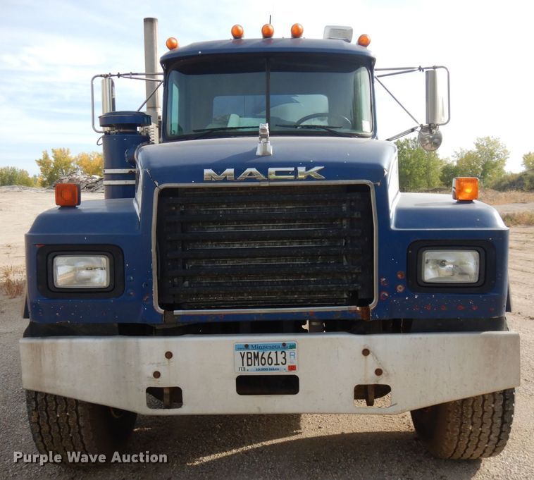 image for item JQ9292 1999 Mack RD690S  ready mix truck