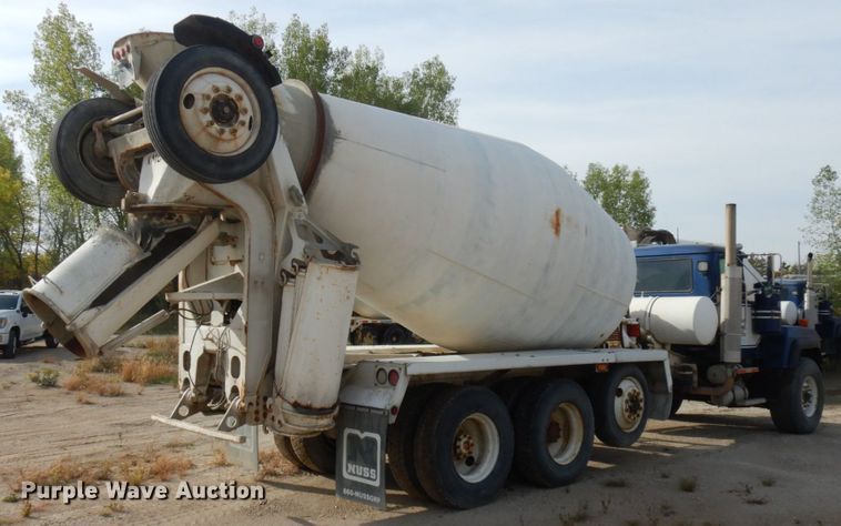 image for item JQ9292 1999 Mack RD690S  ready mix truck