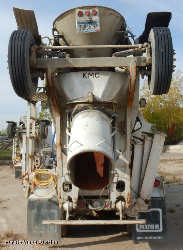 image for item JQ9292 1999 Mack RD690S  ready mix truck