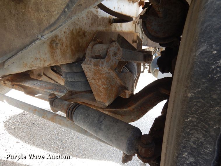 image for item JQ9292 1999 Mack RD690S  ready mix truck