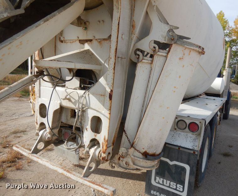 image for item JQ9292 1999 Mack RD690S  ready mix truck