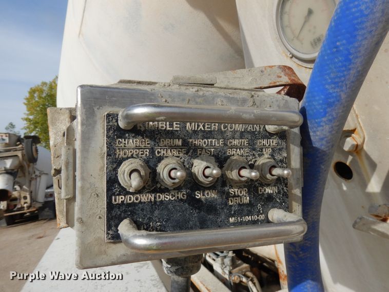 image for item JQ9292 1999 Mack RD690S  ready mix truck