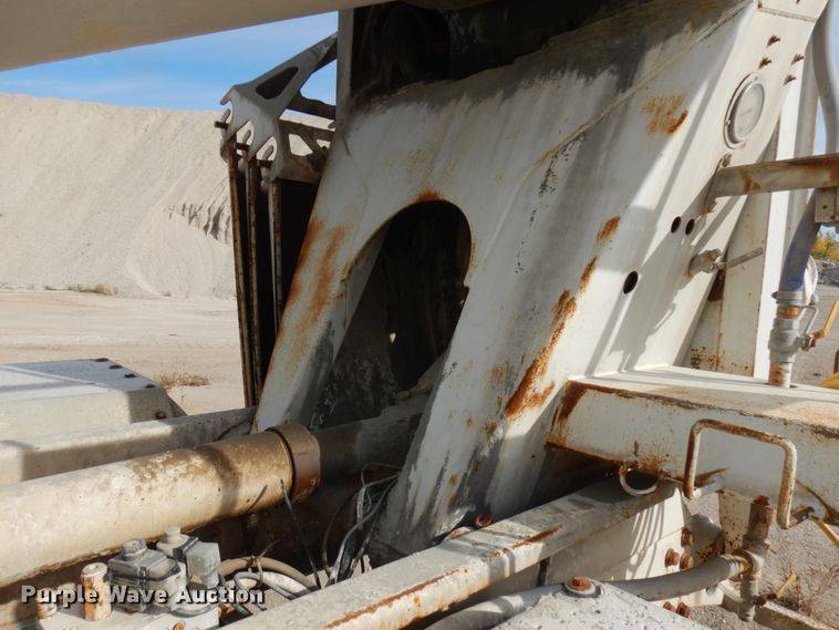 image for item JQ9292 1999 Mack RD690S  ready mix truck