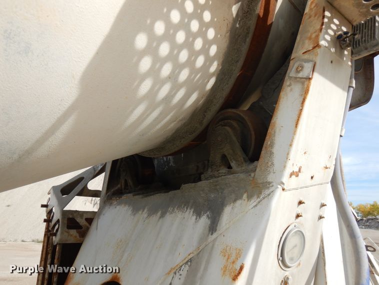 image for item JQ9292 1999 Mack RD690S  ready mix truck