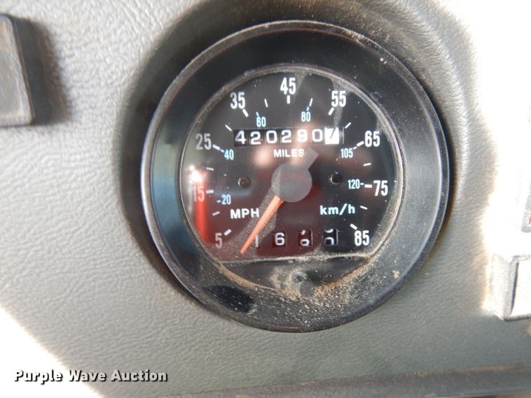 image for item JQ9292 1999 Mack RD690S  ready mix truck