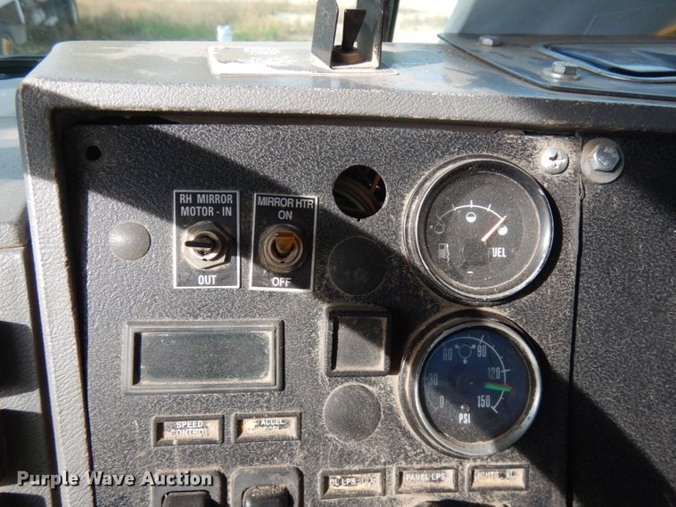 image for item JQ9292 1999 Mack RD690S  ready mix truck