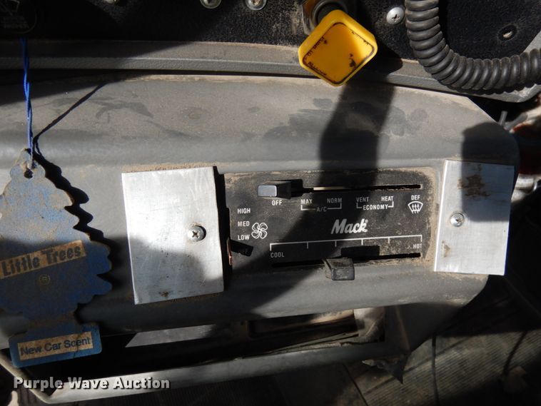 image for item JQ9292 1999 Mack RD690S  ready mix truck