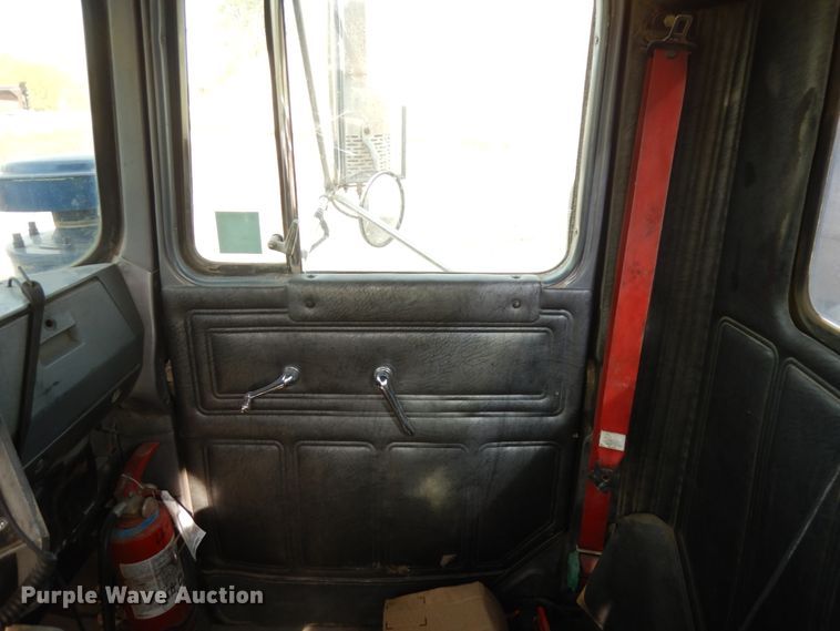 image for item JQ9292 1999 Mack RD690S  ready mix truck