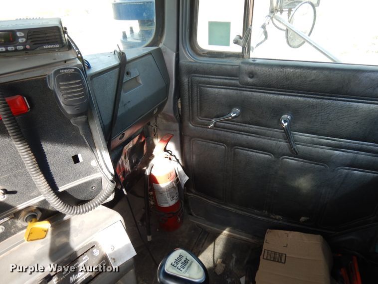 image for item JQ9292 1999 Mack RD690S  ready mix truck