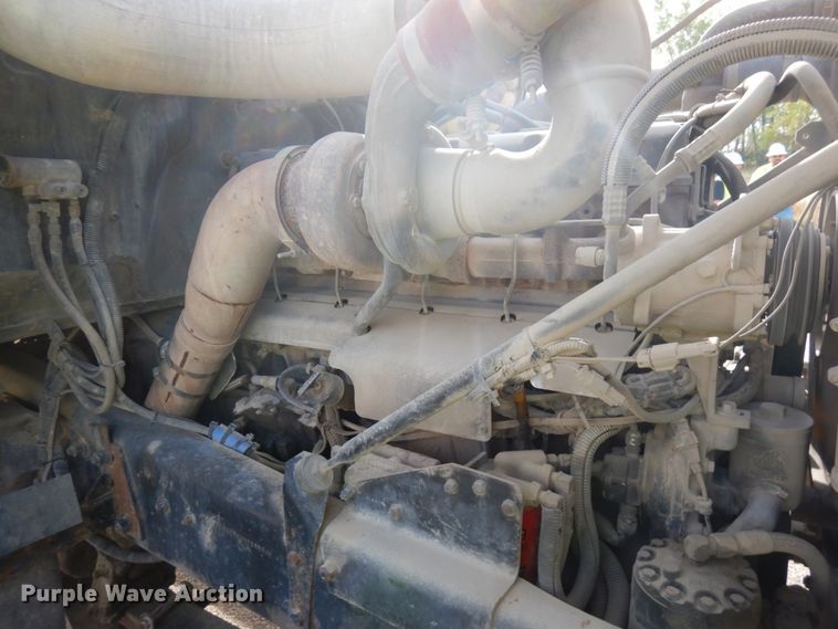 image for item JQ9292 1999 Mack RD690S  ready mix truck