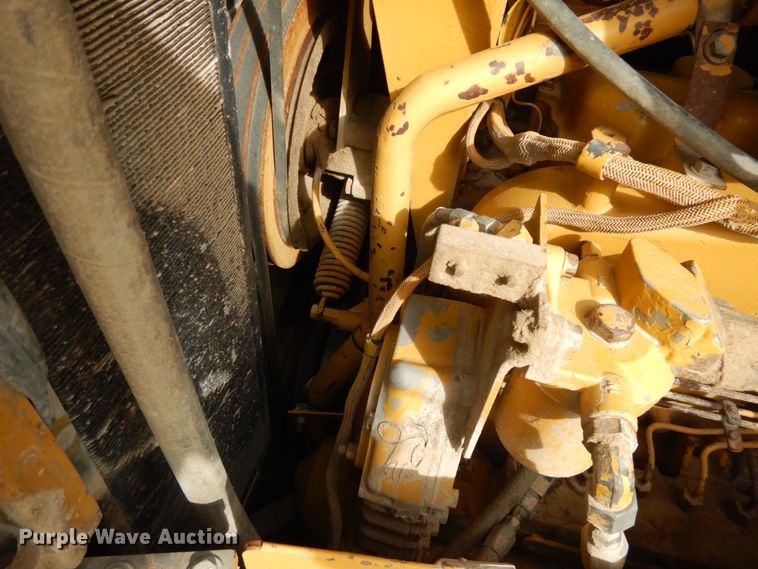 image for item JQ9297 1989 Caterpillar D8N  dozer