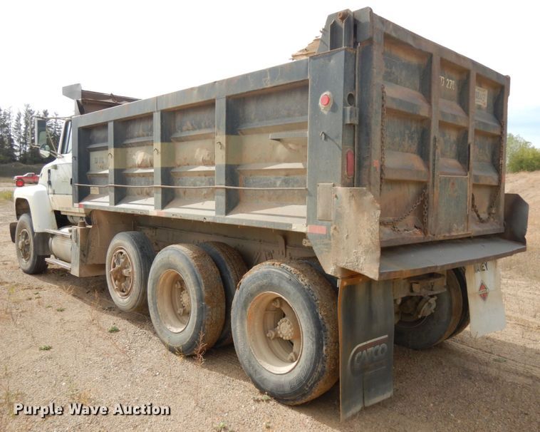 image for item JQ9298 1993 Ford LT8000F  dump truck