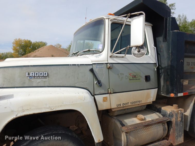 image for item JQ9298 1993 Ford LT8000F  dump truck