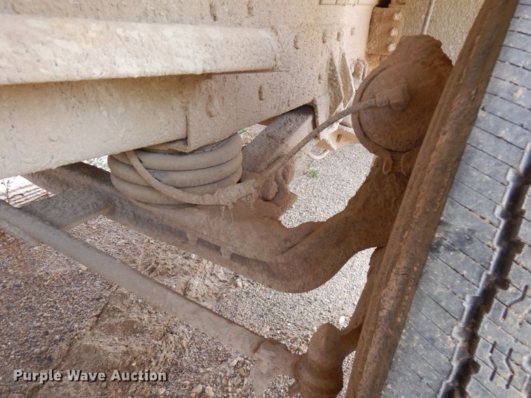 image for item JQ9298 1993 Ford LT8000F  dump truck