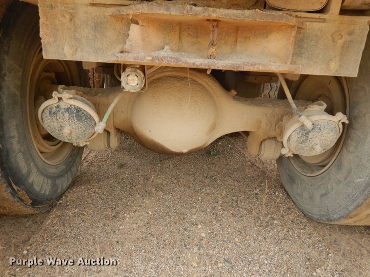 image for item JQ9298 1993 Ford LT8000F  dump truck