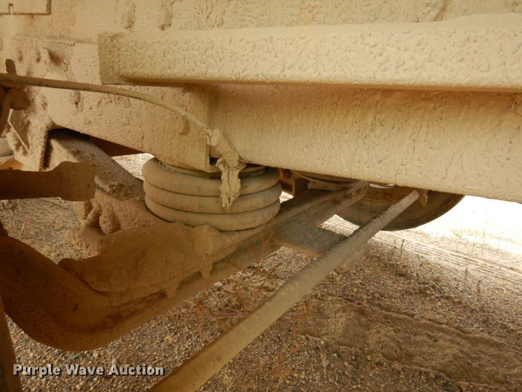 image for item JQ9298 1993 Ford LT8000F  dump truck