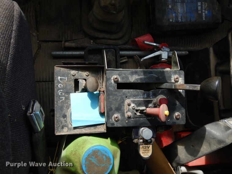 image for item JQ9298 1993 Ford LT8000F  dump truck