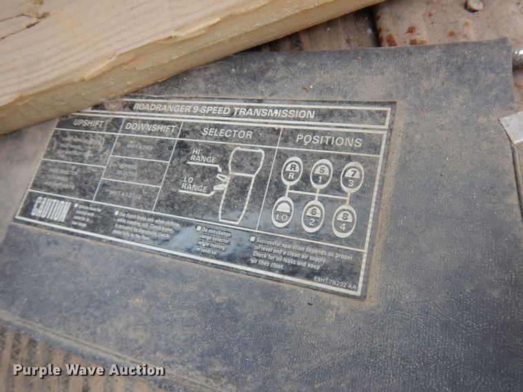 image for item JQ9298 1993 Ford LT8000F  dump truck