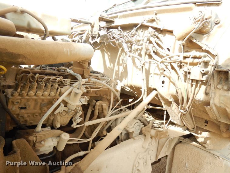 image for item JQ9298 1993 Ford LT8000F  dump truck