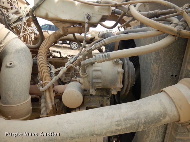 image for item JQ9298 1993 Ford LT8000F  dump truck