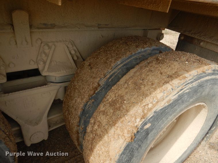 image for item JQ9298 1993 Ford LT8000F  dump truck