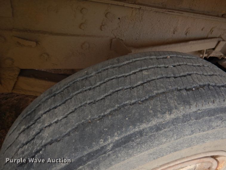 image for item JQ9298 1993 Ford LT8000F  dump truck