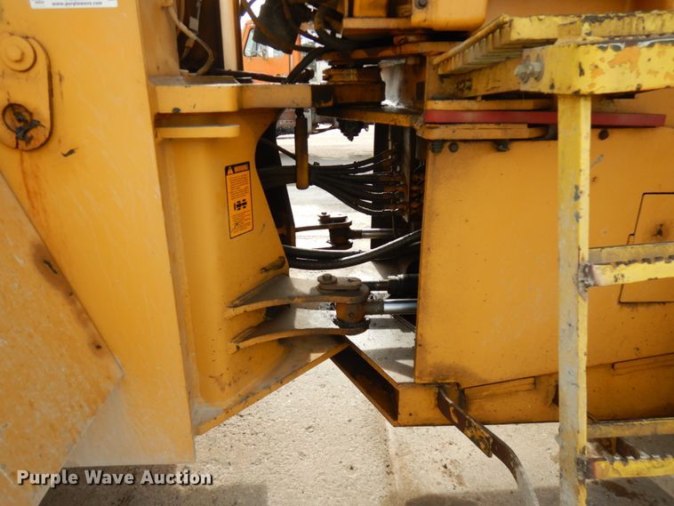 image for item JQ9304 1989 John Deere 644EZ  wheel loader