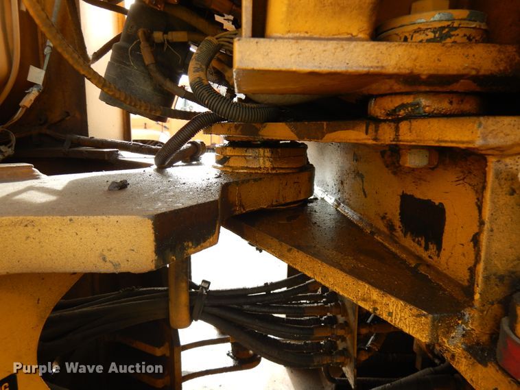 image for item JQ9304 1989 John Deere 644EZ  wheel loader