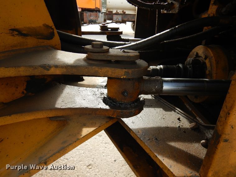 image for item JQ9304 1989 John Deere 644EZ  wheel loader