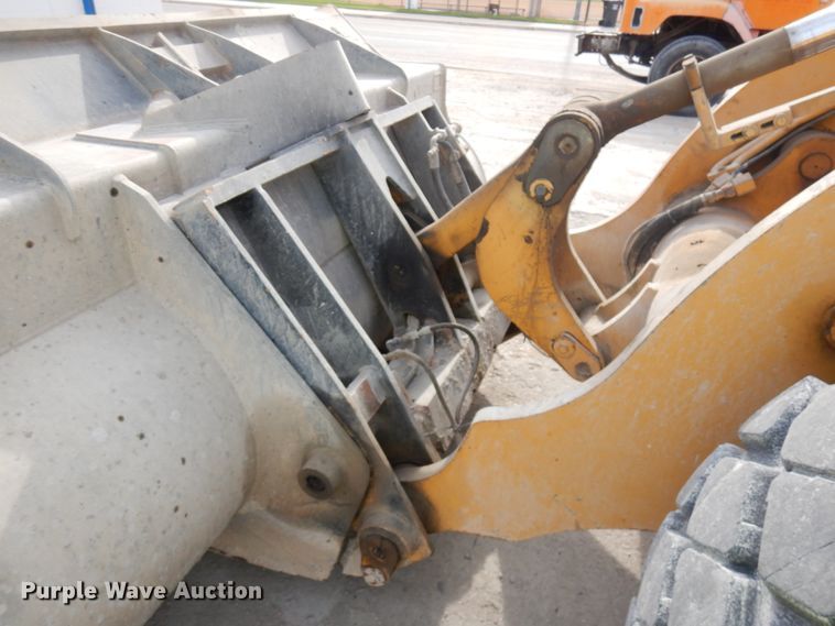 image for item JQ9304 1989 John Deere 644EZ  wheel loader