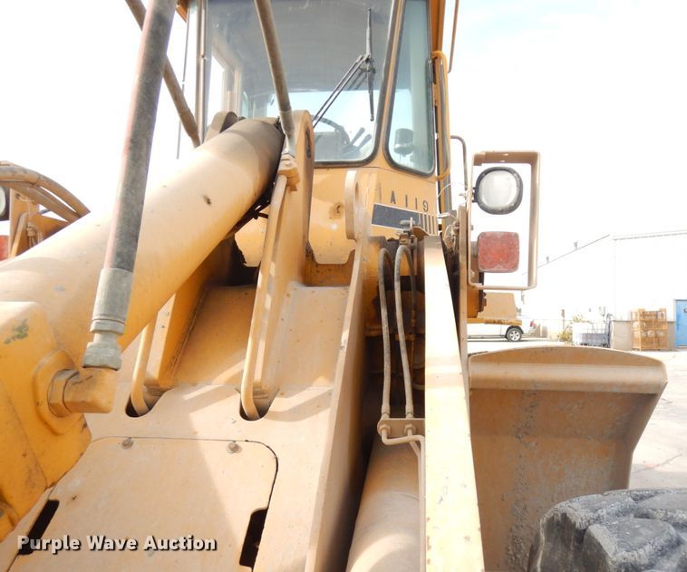 image for item JQ9304 1989 John Deere 644EZ  wheel loader