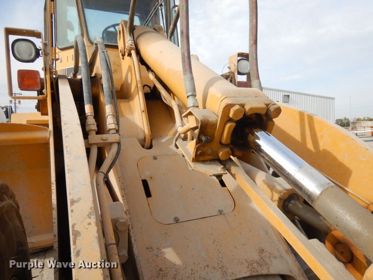 image for item JQ9304 1989 John Deere 644EZ  wheel loader