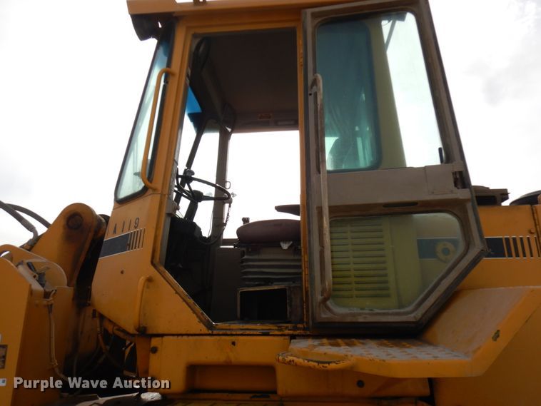 image for item JQ9304 1989 John Deere 644EZ  wheel loader