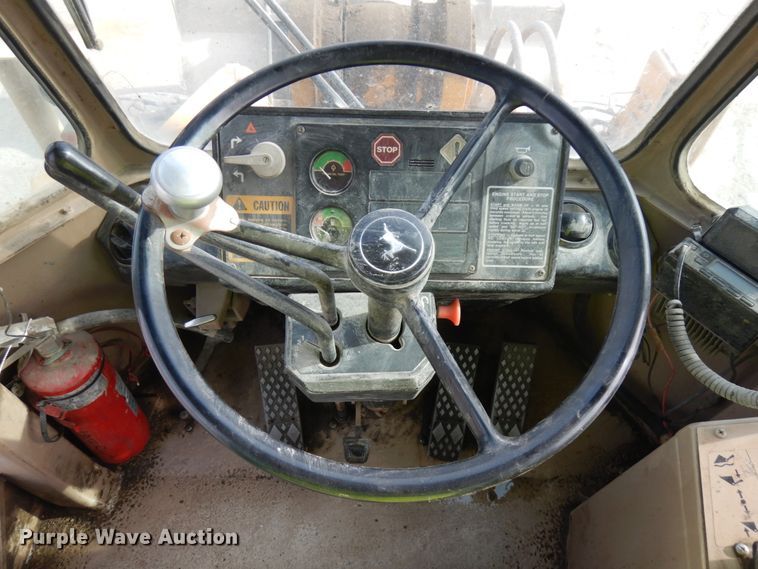 image for item JQ9304 1989 John Deere 644EZ  wheel loader