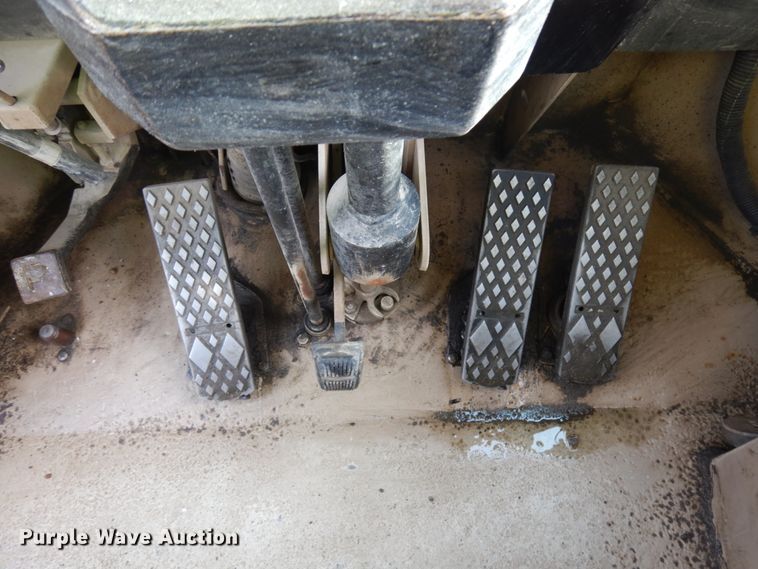 image for item JQ9304 1989 John Deere 644EZ  wheel loader