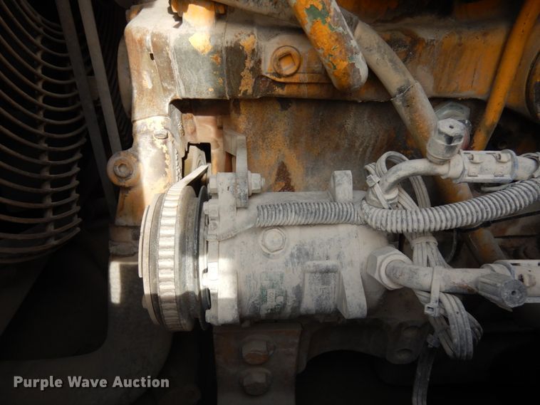 image for item JQ9304 1989 John Deere 644EZ  wheel loader