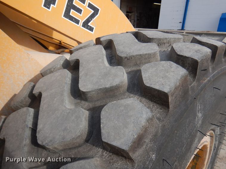 image for item JQ9304 1989 John Deere 644EZ  wheel loader