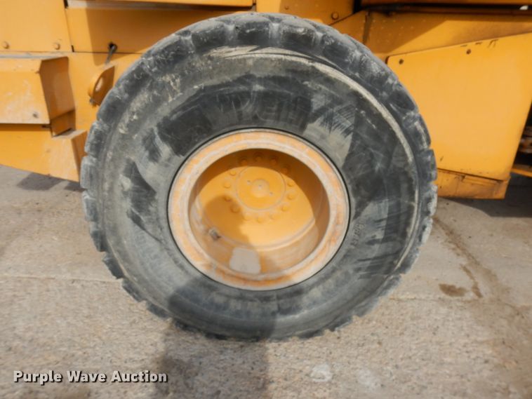 image for item JQ9304 1989 John Deere 644EZ  wheel loader